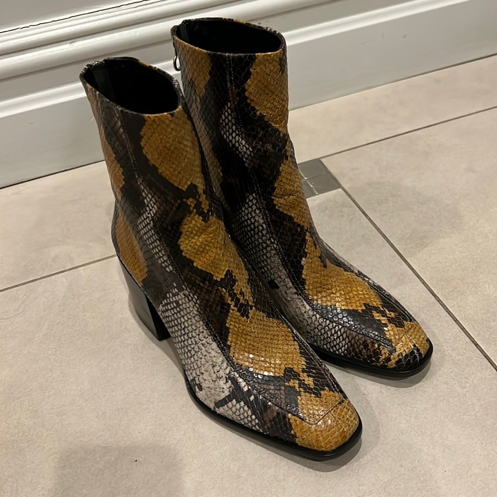 Aeyede boots 100% authentic never worn size 38